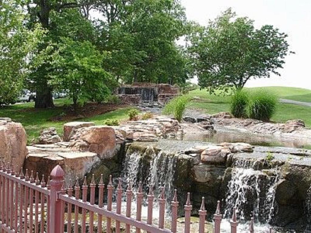 King Condo At Holiday Hills Branson Bagian luar foto